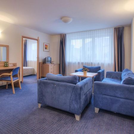 Hotel Wilanow Warszawa By Desilva מראה חיצוני תמונה