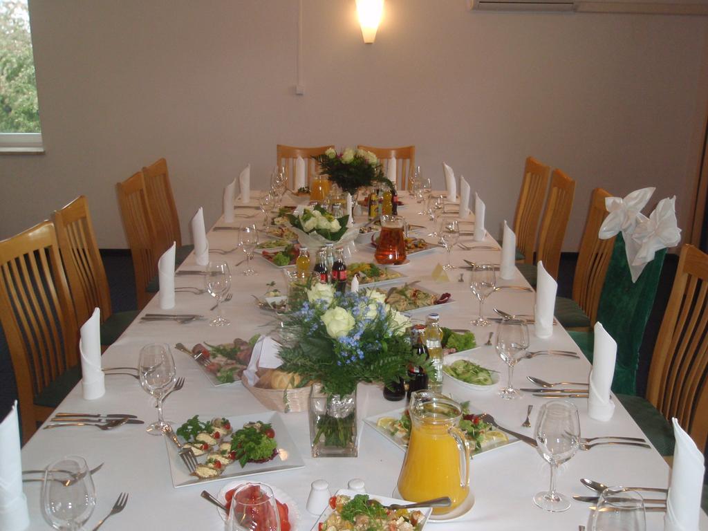 Hotel Wilanow Warszawa By Desilva מראה חיצוני תמונה