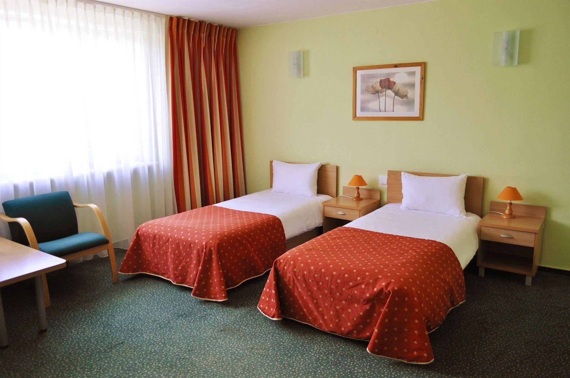 Hotel Wilanow Warszawa By Desilva מראה חיצוני תמונה