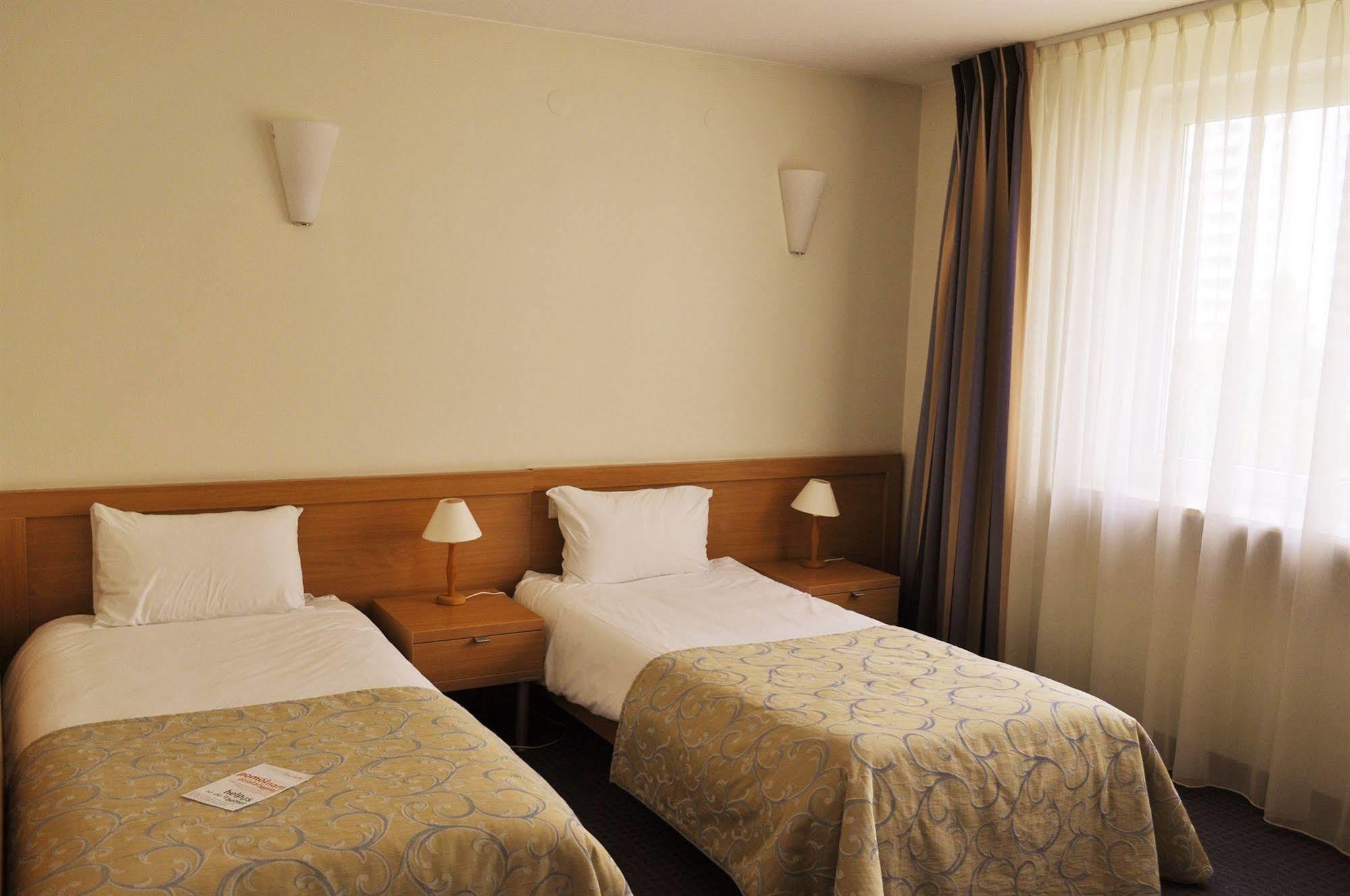Hotel Wilanow Warszawa By Desilva מראה חיצוני תמונה