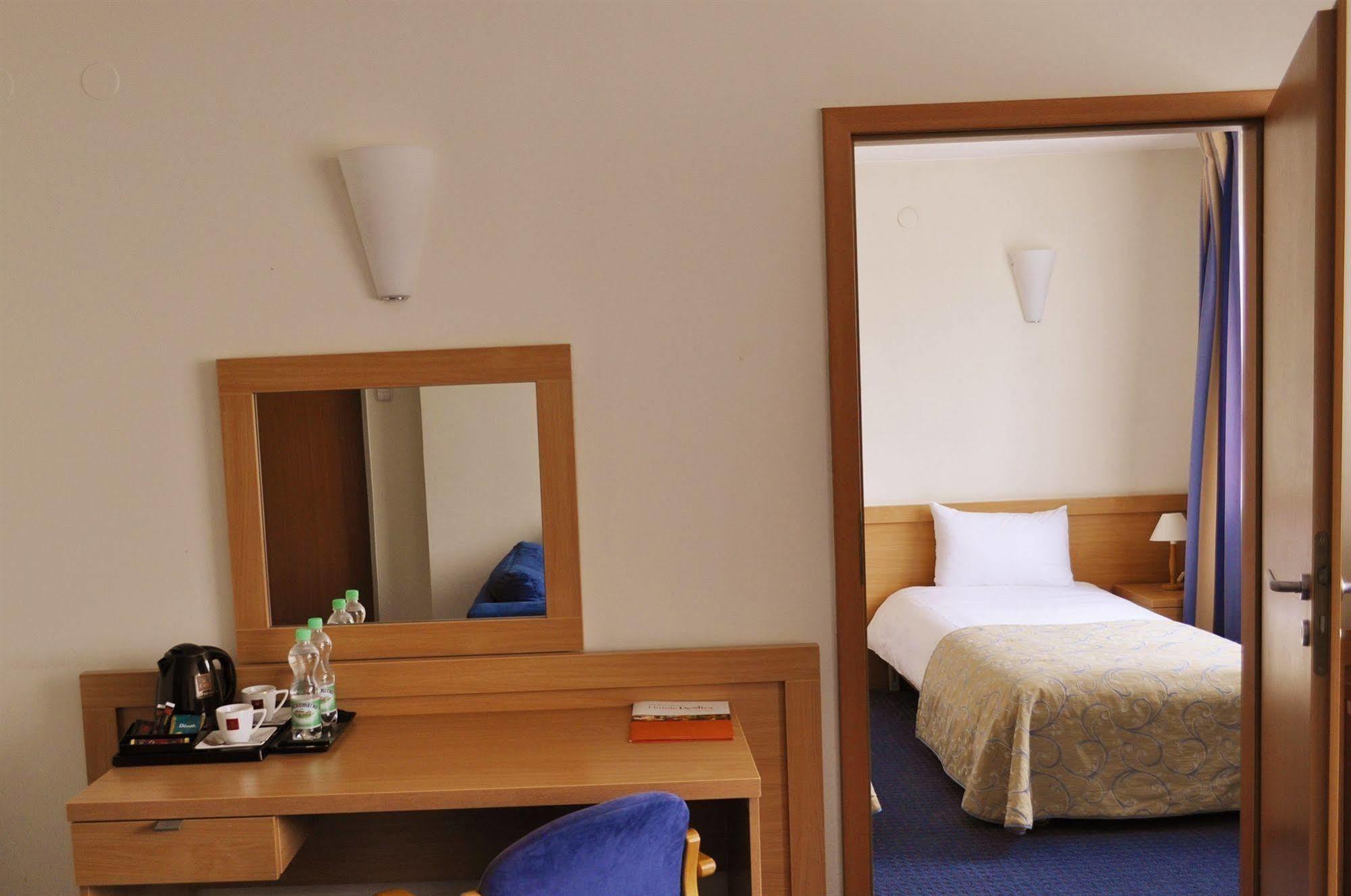 Hotel Wilanow Warszawa By Desilva מראה חיצוני תמונה