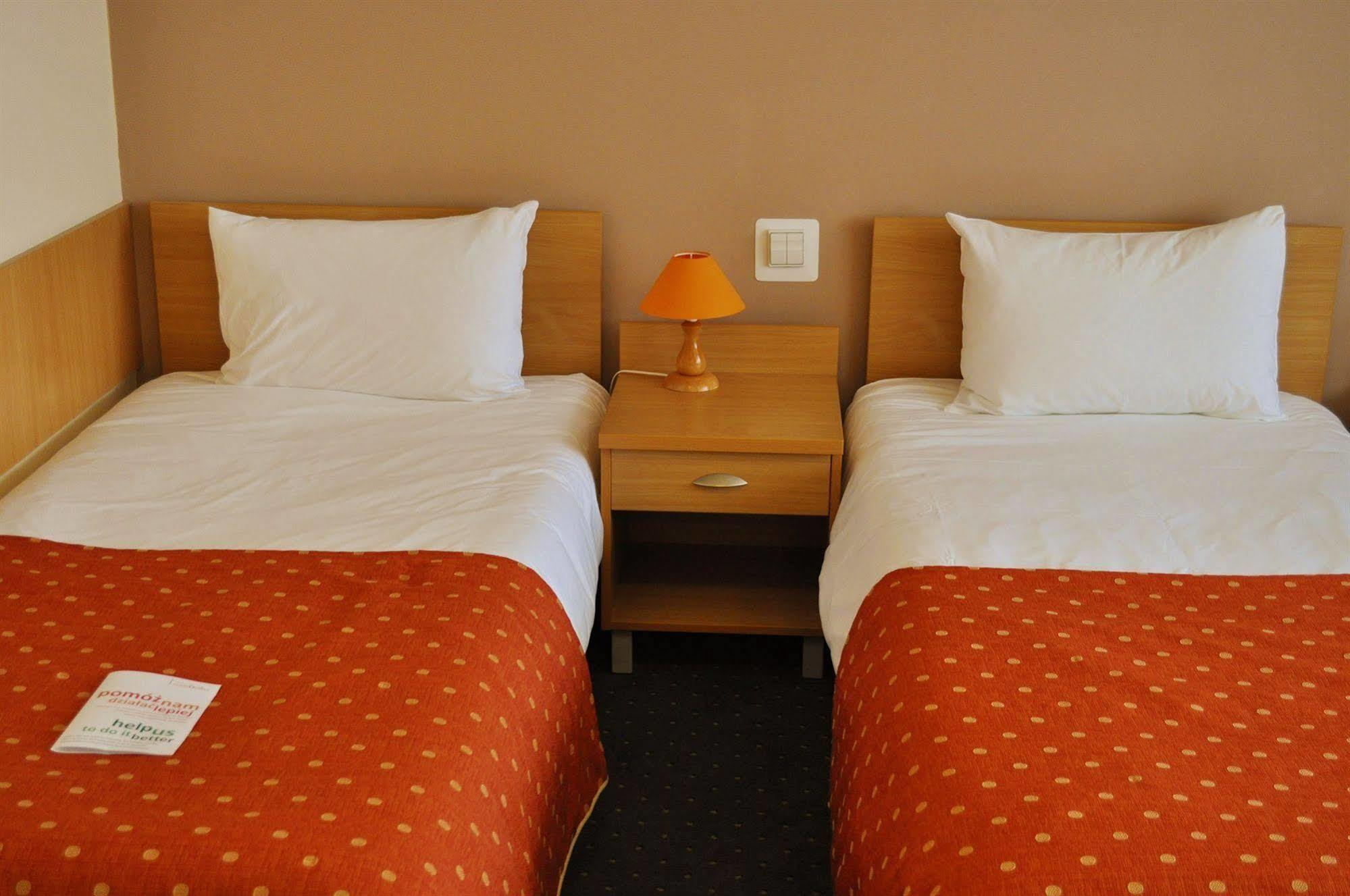 Hotel Wilanow Warszawa By Desilva מראה חיצוני תמונה