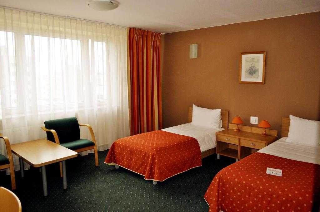 Hotel Wilanow Warszawa By Desilva מראה חיצוני תמונה