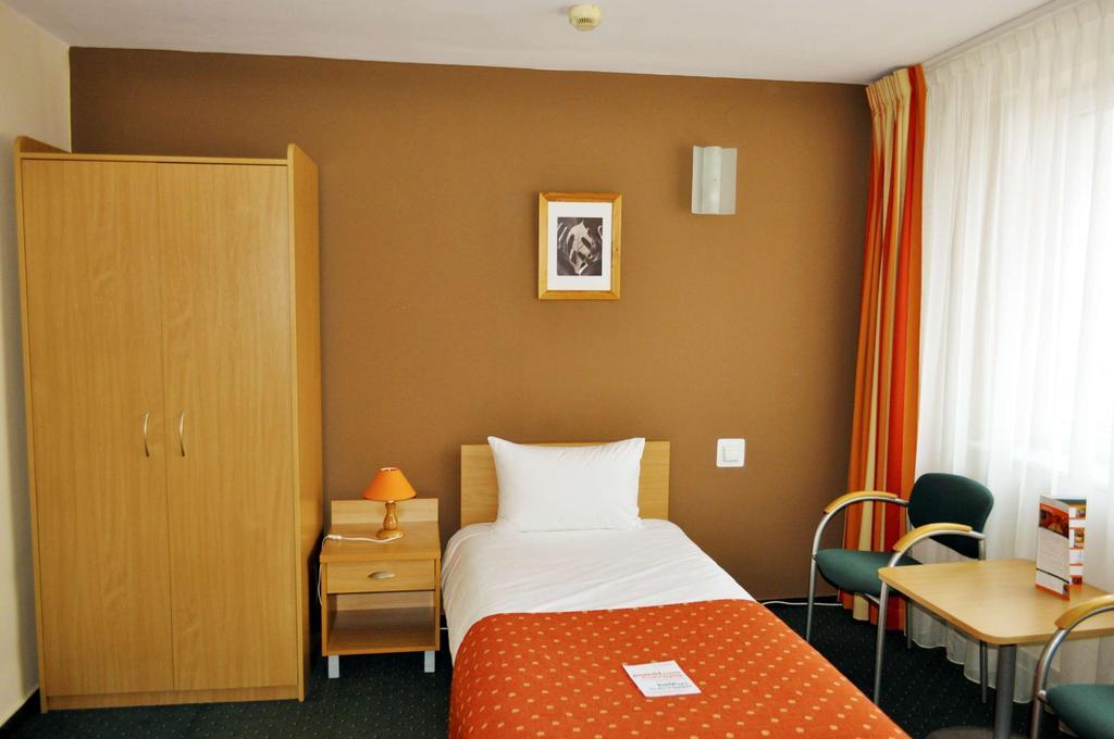 Hotel Wilanow Warszawa By Desilva מראה חיצוני תמונה
