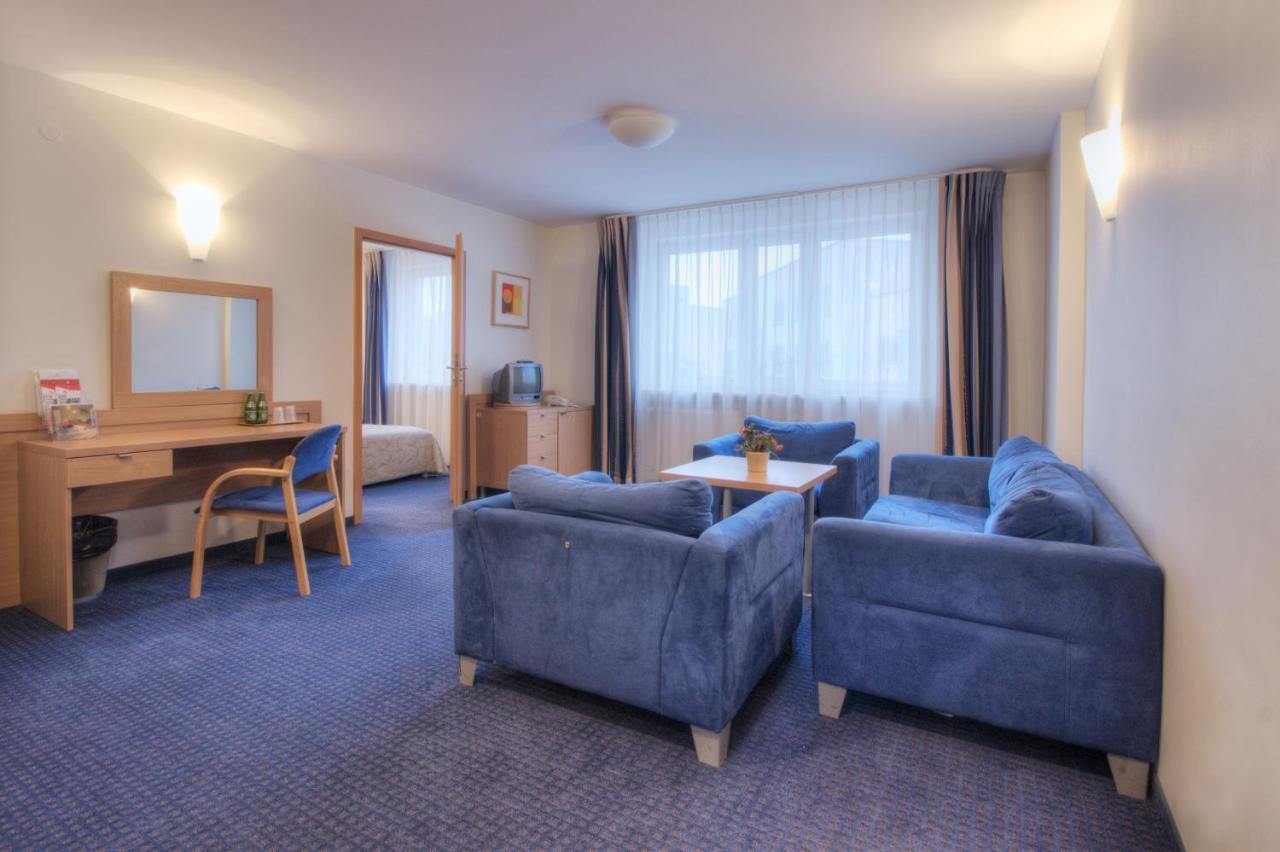 Hotel Wilanow Warszawa By Desilva מראה חיצוני תמונה